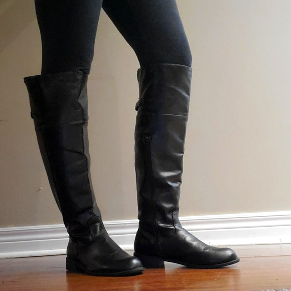 Knee high boots - Picture 1 of 2
